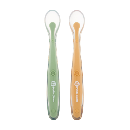 PETITE&MARS Zestaw 2 silikonowych łyżeczek z etui  Ochre 6m+